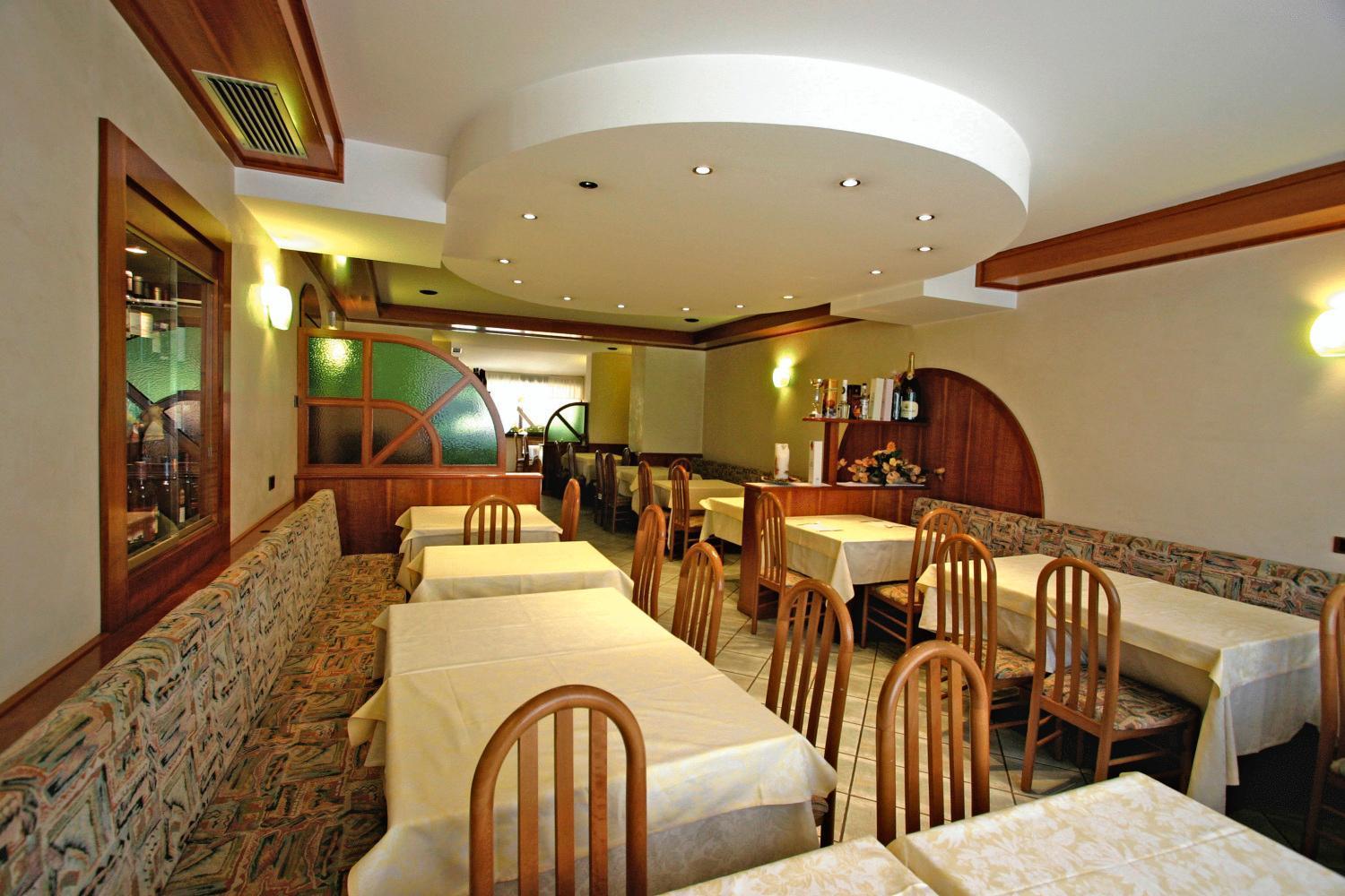 Albergo Alla Torre Caldonazzo Esterno foto