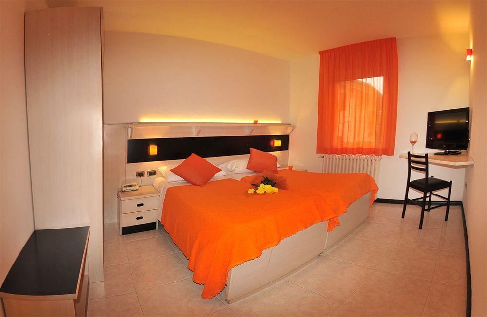 Albergo Alla Torre Caldonazzo Esterno foto