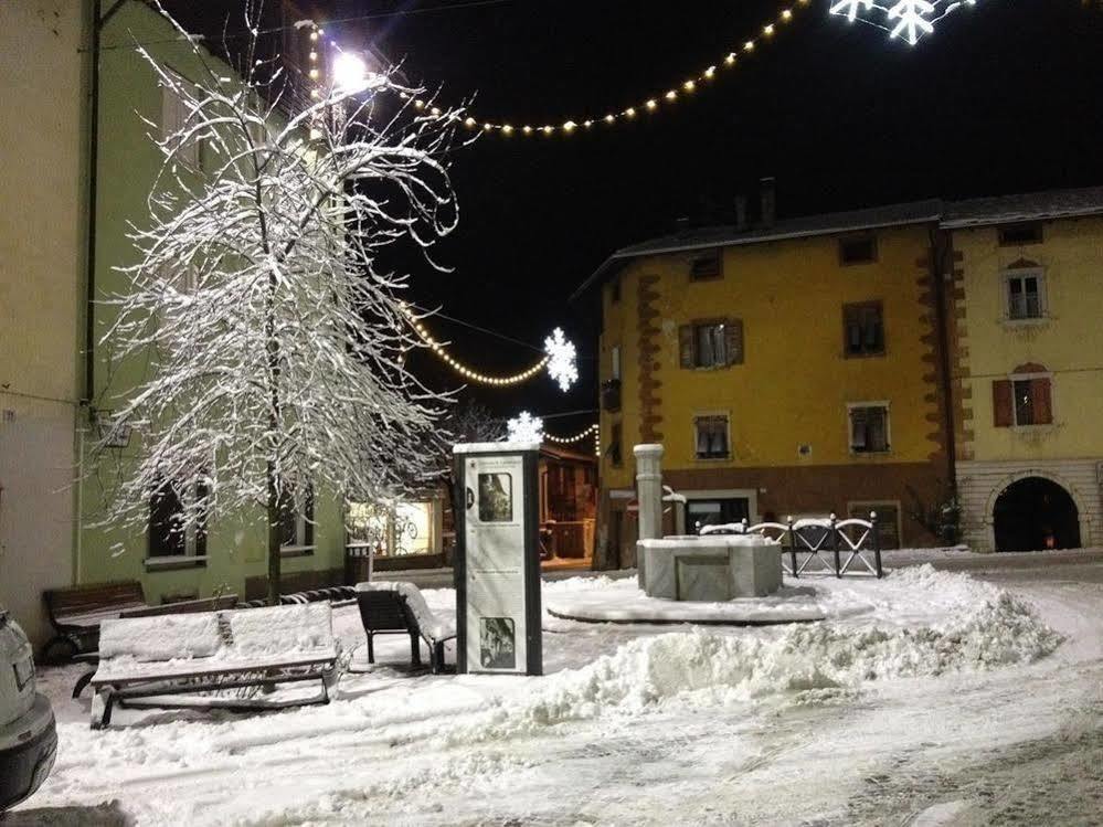 Albergo Alla Torre Caldonazzo Esterno foto